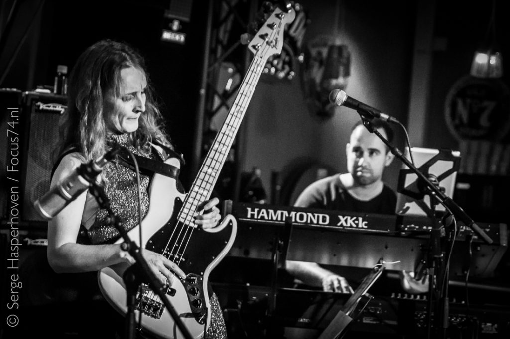 Simone Croes bass live @ Metropool 2017